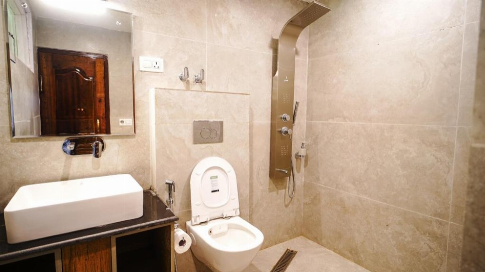 Room image 4